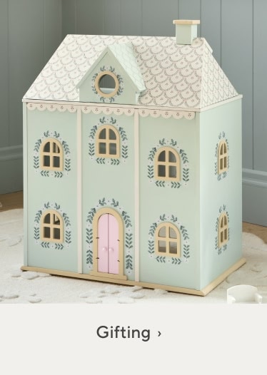 Riley Sheehey Gifting